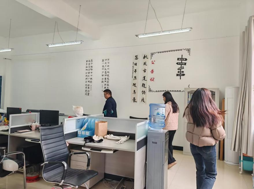 护理学院召开安全稳定工作专题会(图3) 护理学院召开安全稳定工作专题会(图3)