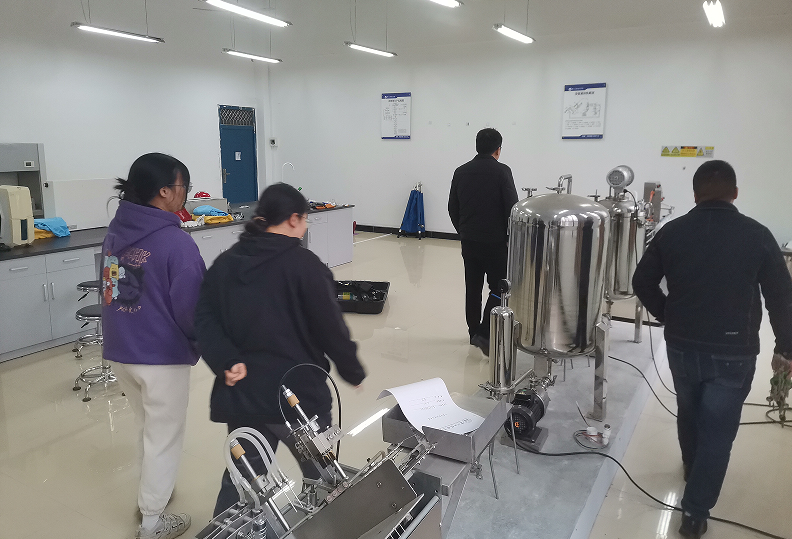 药学院开展实验室安全检查工作(图2) 药学院开展实验室安全检查工作(图2)