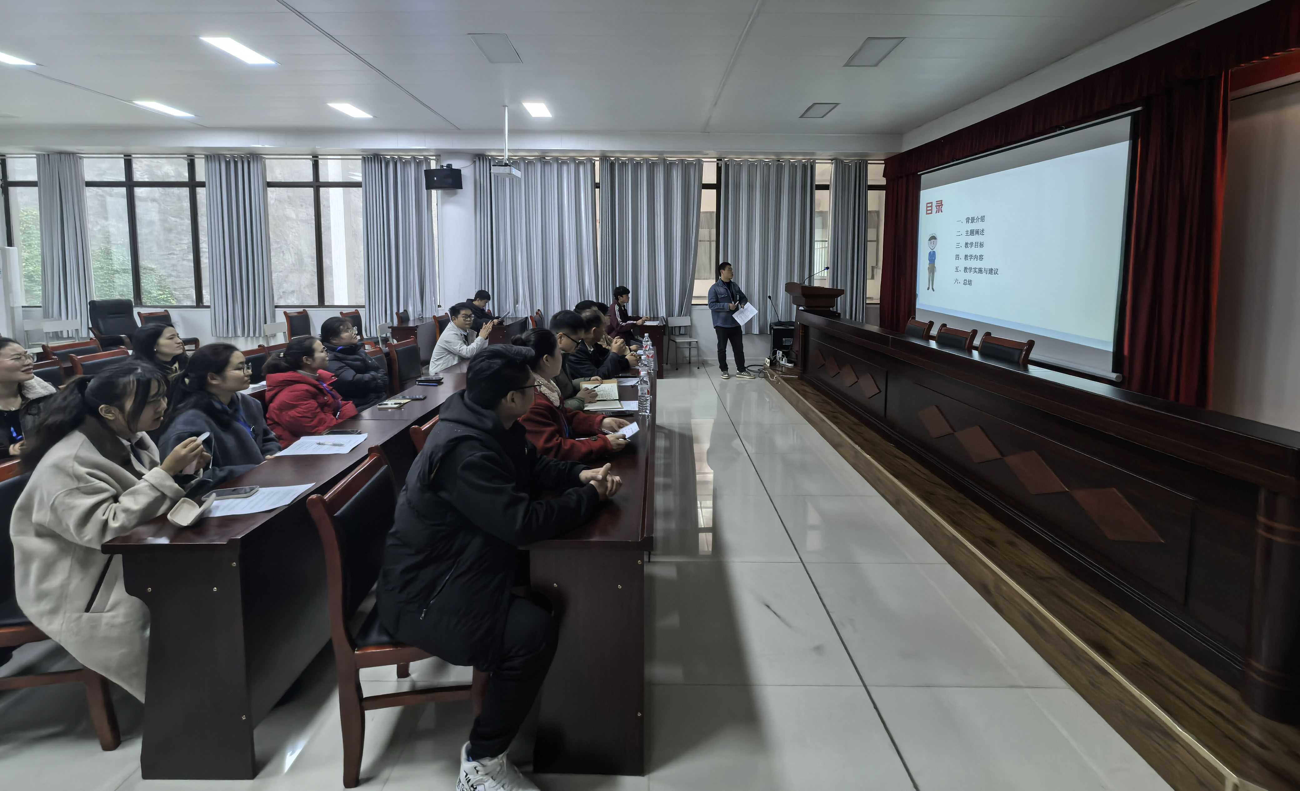 装备制造与信息技术学院举办 辅导员“说主题班会”竞赛活动(图9) 装备制造与信息技术学院举办 辅导员“说主题班会”竞赛活动(图9)