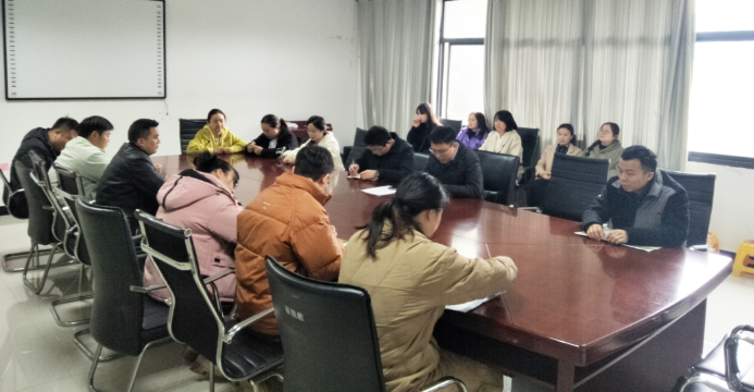 药学院召开安全稳定工作专题会(图2) 药学院召开安全稳定工作专题会(图2)