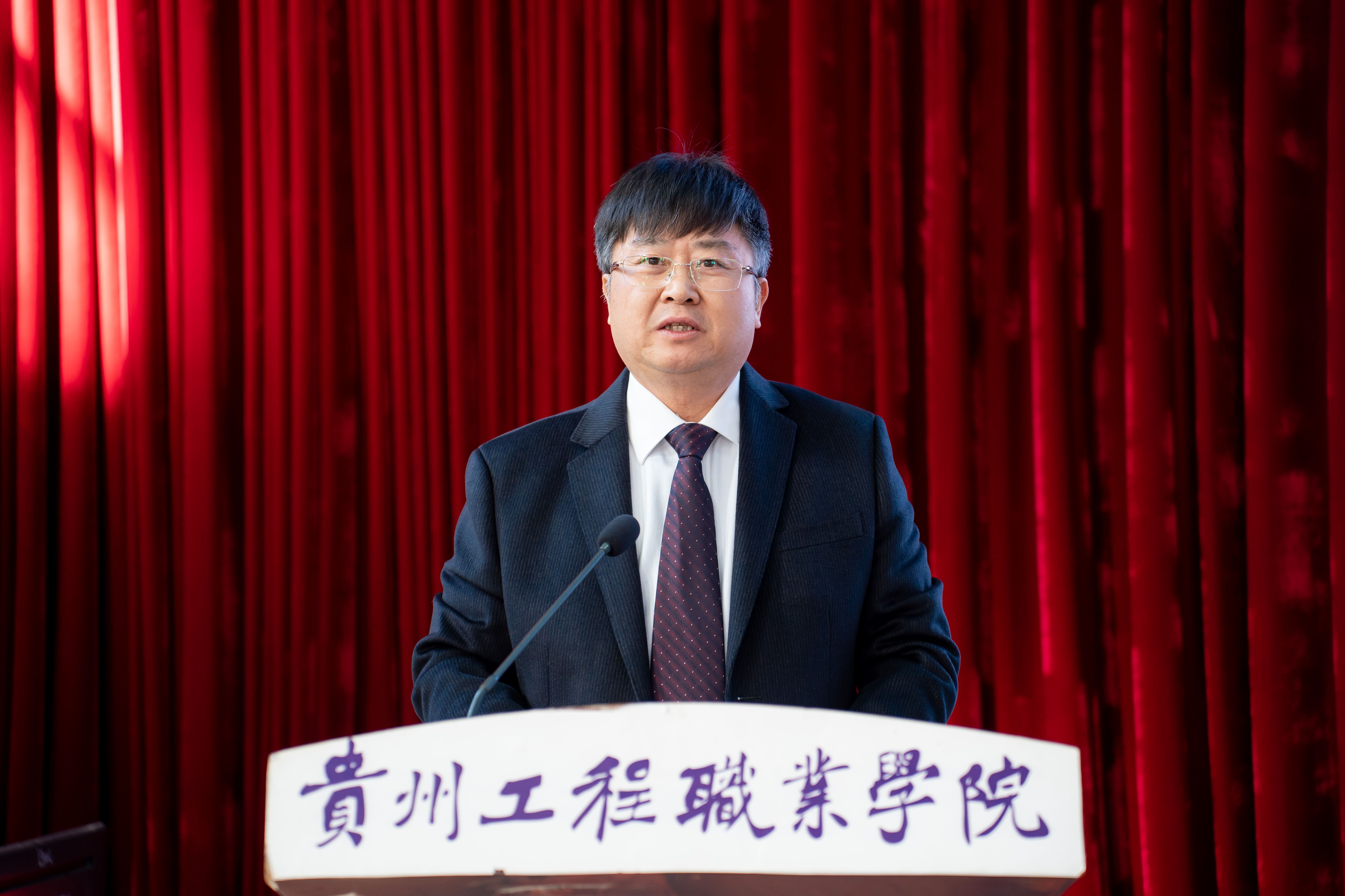 mk体育(中国)官方网站第五次学生代表大会顺利召开(图2) mk体育(中国)官方网站第五次学生代表大会顺利召开(图2)