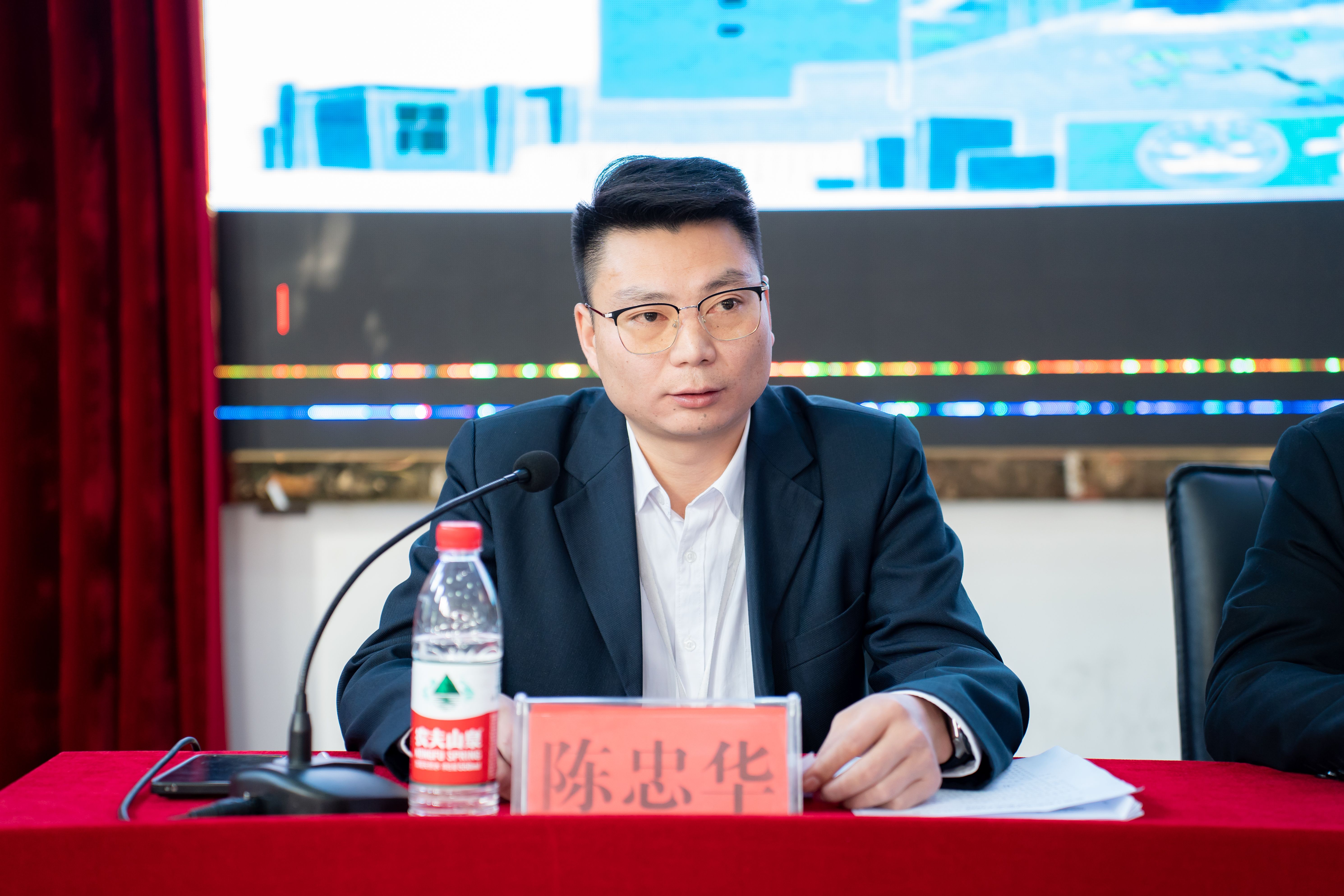 mk体育(中国)官方网站第五次学生代表大会顺利召开(图3) mk体育(中国)官方网站第五次学生代表大会顺利召开(图3)