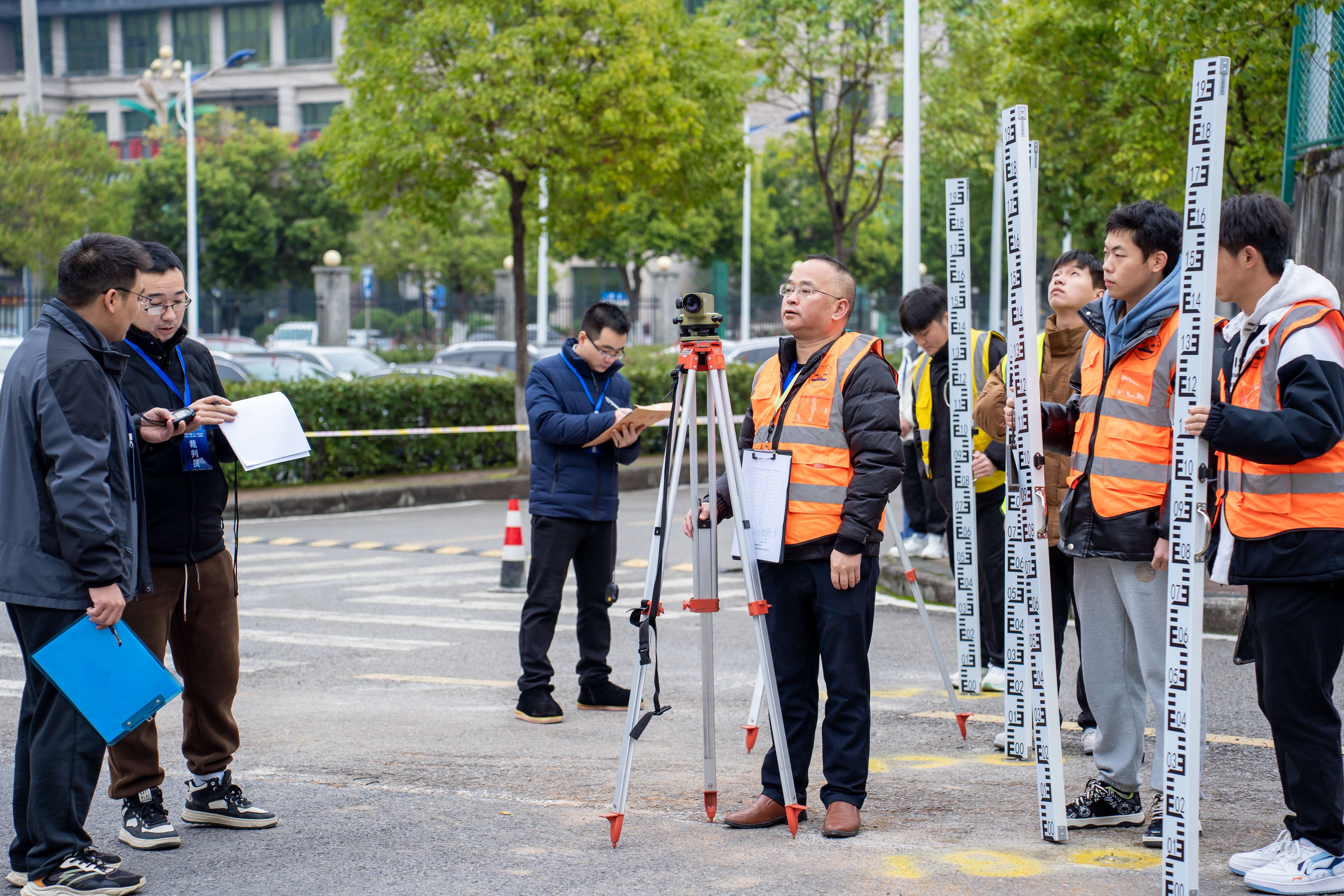 150名选手同台竞技!铜仁市第十三届职业(技工)院校技能大赛在贵工程职院开赛(图3) 150名选手同台竞技!铜仁市第十三届职业(技工)院校技能大赛在贵工程职院开赛(图3)