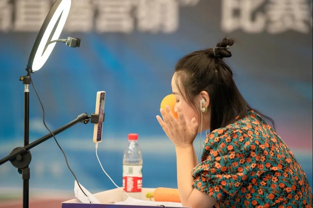 贵州省第一届职业技能大赛铜仁市选拔赛“网络直播营销”比赛在mk体育（中国）官方网站拉开序幕(图11)